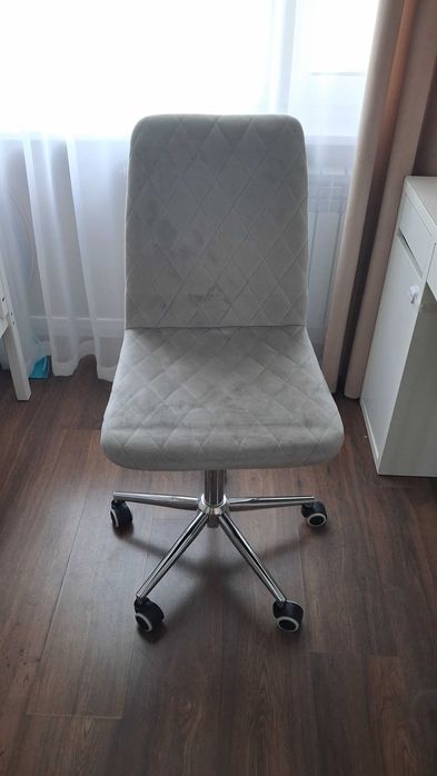 Krzesło obrotowe tapicerowane