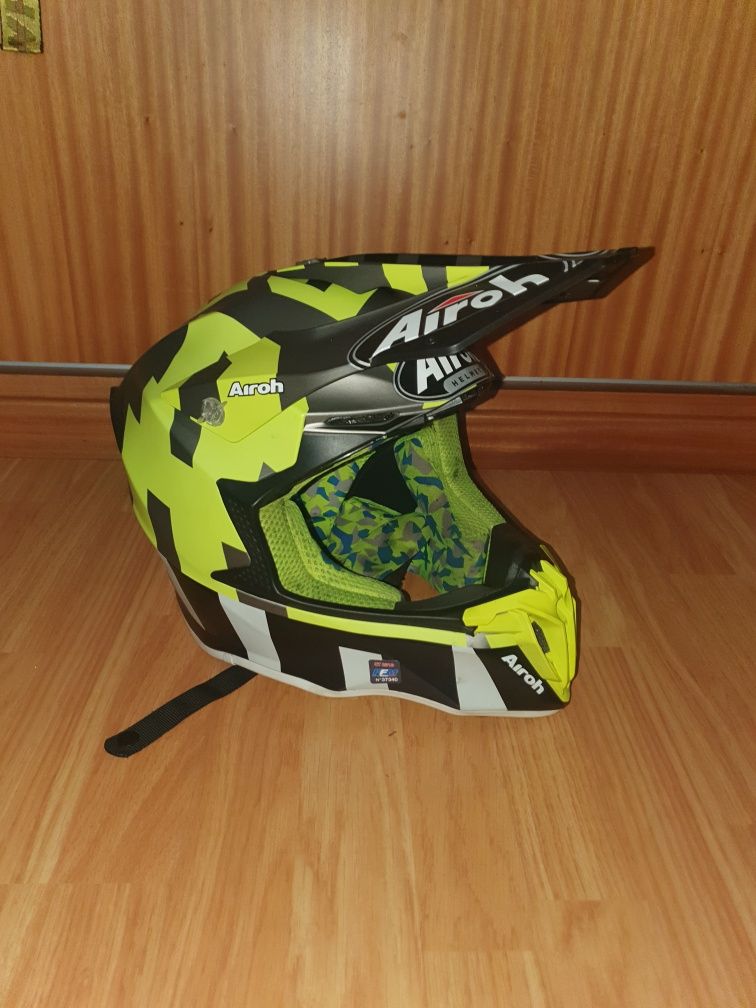 Capacete AIROH como novo