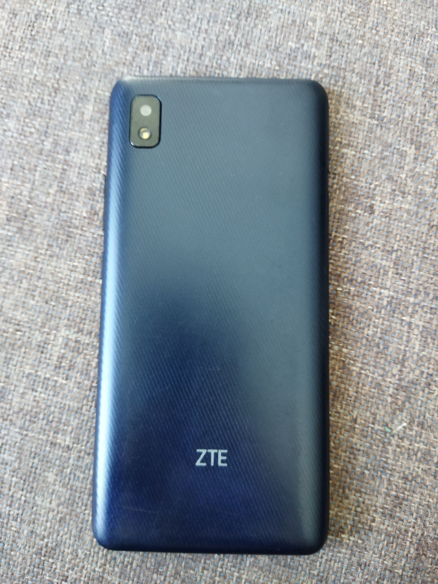 Телефон ZTE Blade L210