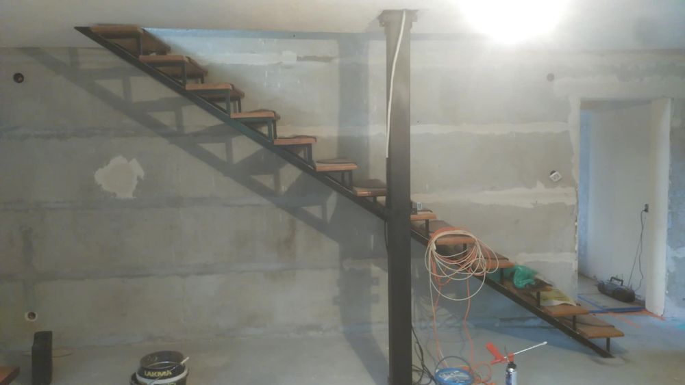 Schody na budowę/ do garażu