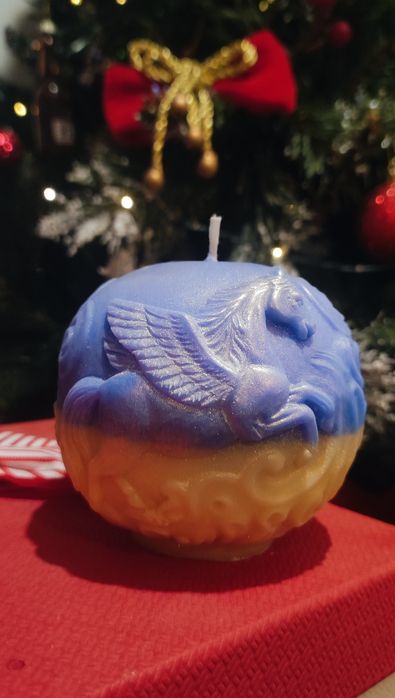 Кінь символ 2026 року, свічка