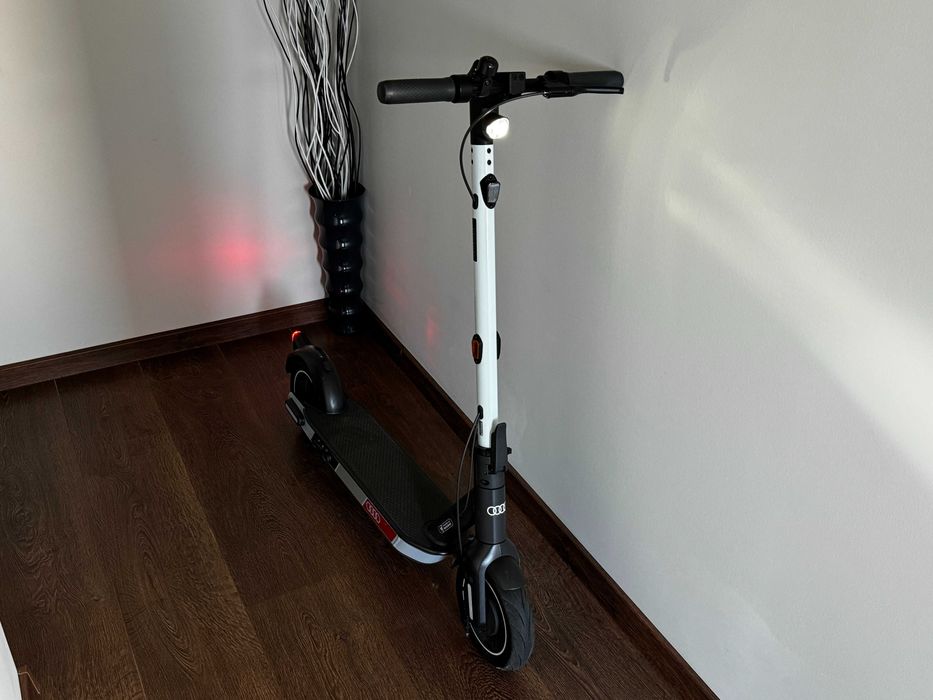 Audi hulajnoga elektryczna (Segway G30D II MAX) zasięg 65km, koła 10''