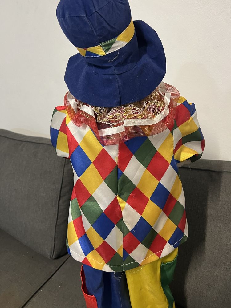 Palhaço com braços flexiveis 84 cm.Roupa cetim