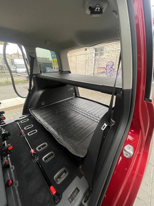 Фольцваген тоуран 1.9,не фарбований