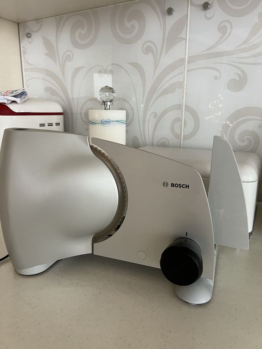 Ломтерезка для колбасы и хамона Bosch