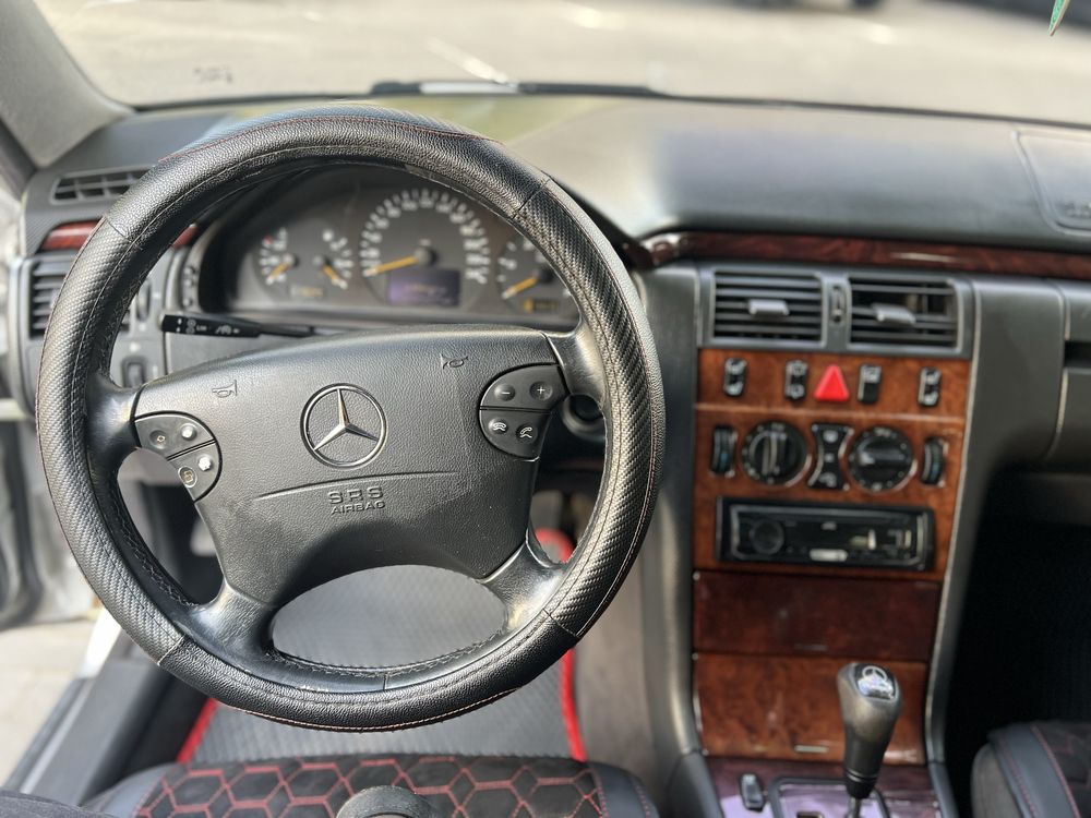 Mercedes Benz АВТОМАТ 2,2 Дизель