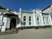 Центр, діючий салон 220 кв.м. + офіс 80 кв.м. ціна 70000 грн/міс