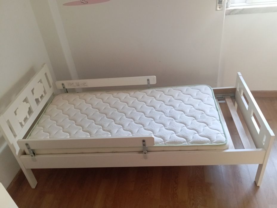 Cama Ikea KRITTER em bom estado ( Colchão menor incluído)