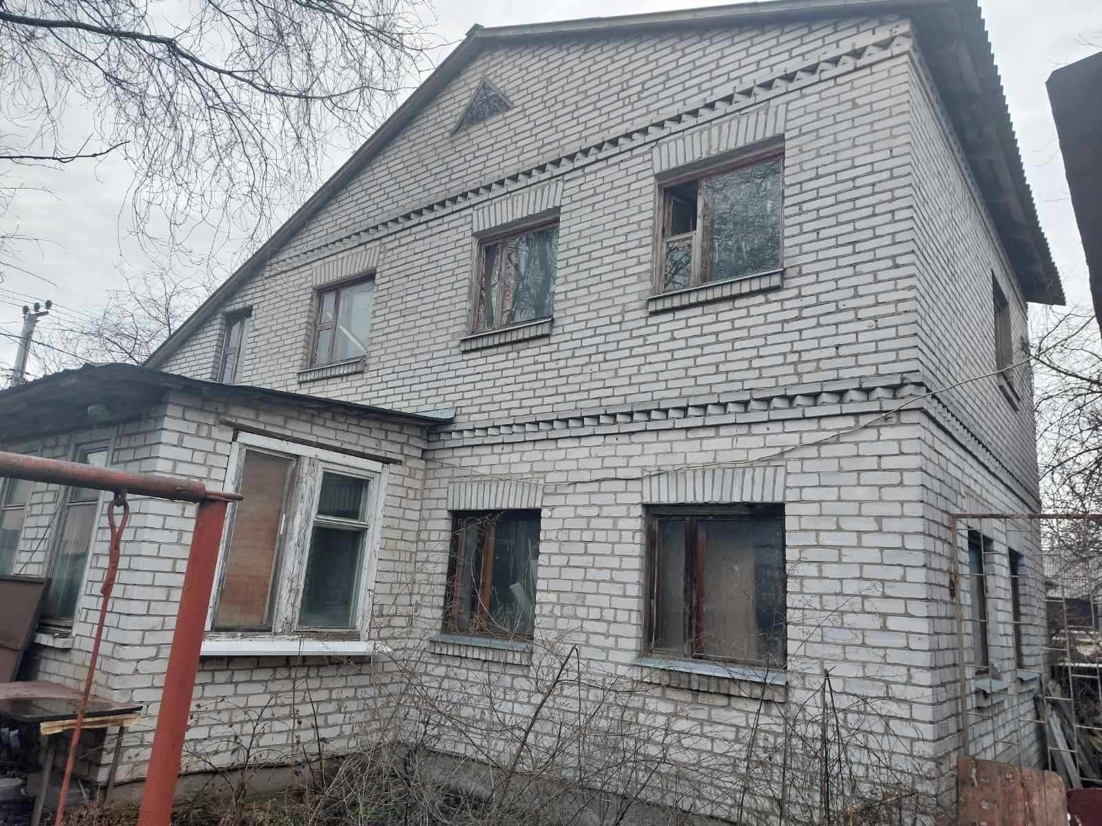 Будинок, 2-х поверховий с. Нові Петрівці