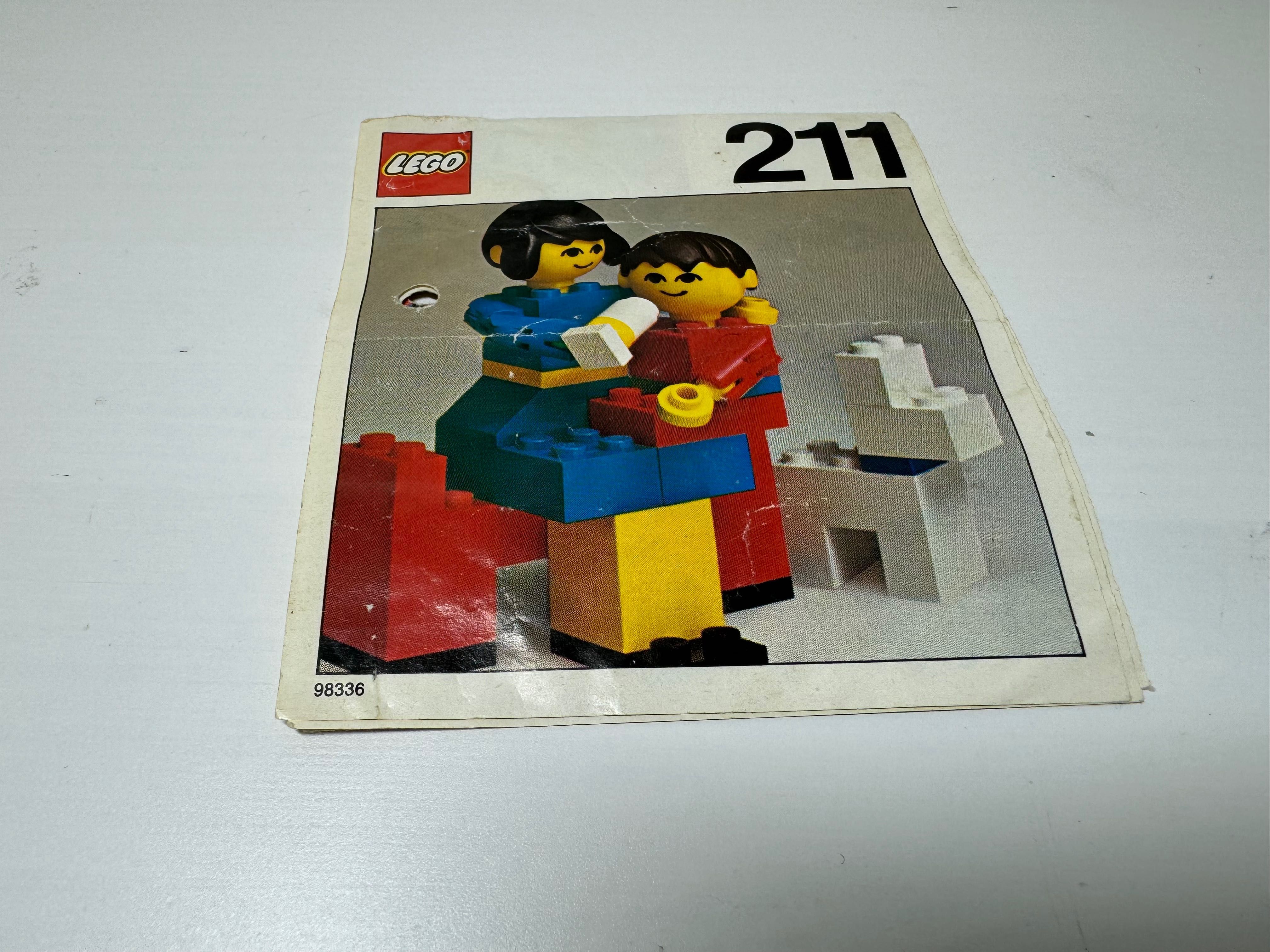 LEGO zestaw 211 Mother and Baby with Dog