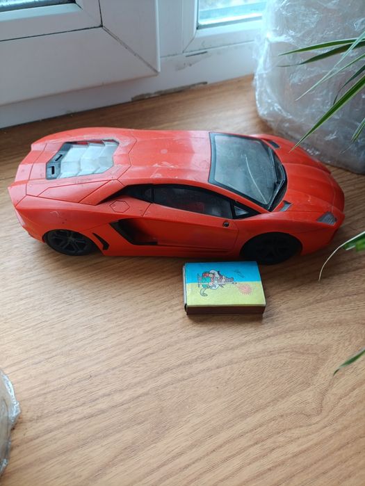 віддам іграшку машину