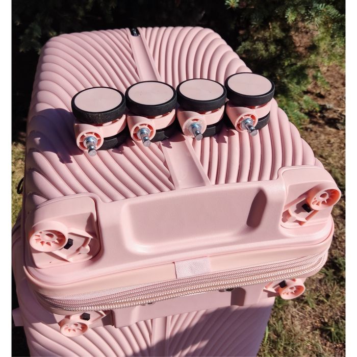 Валіза чемодан на 4 колеса поліпропілен Three birds M,S,XS