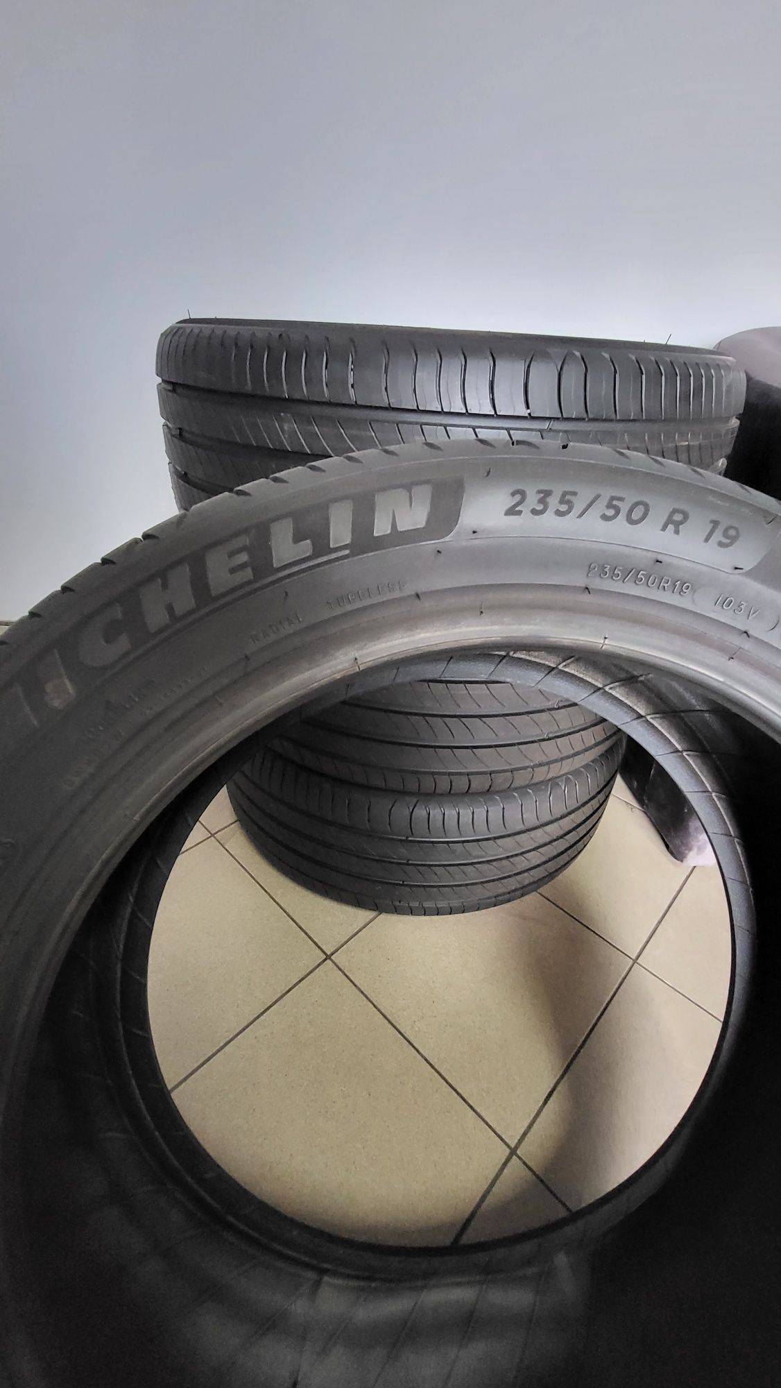 235/50/19 Michelin Primacy 4