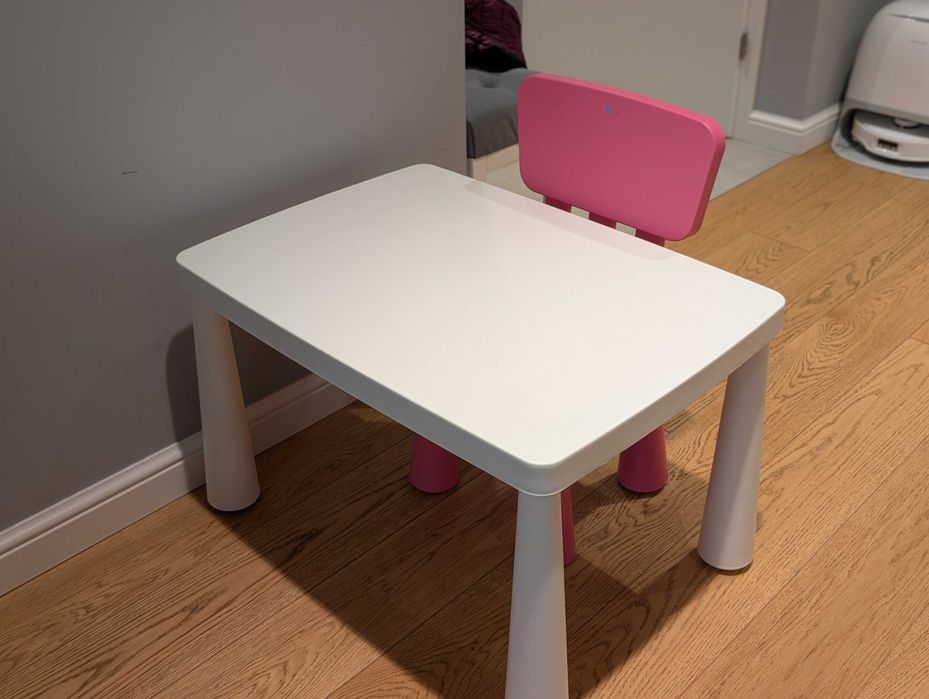 Stolik Biały i Krzesełko Różowe Mammut