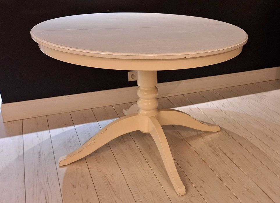 Stół drewniany biały