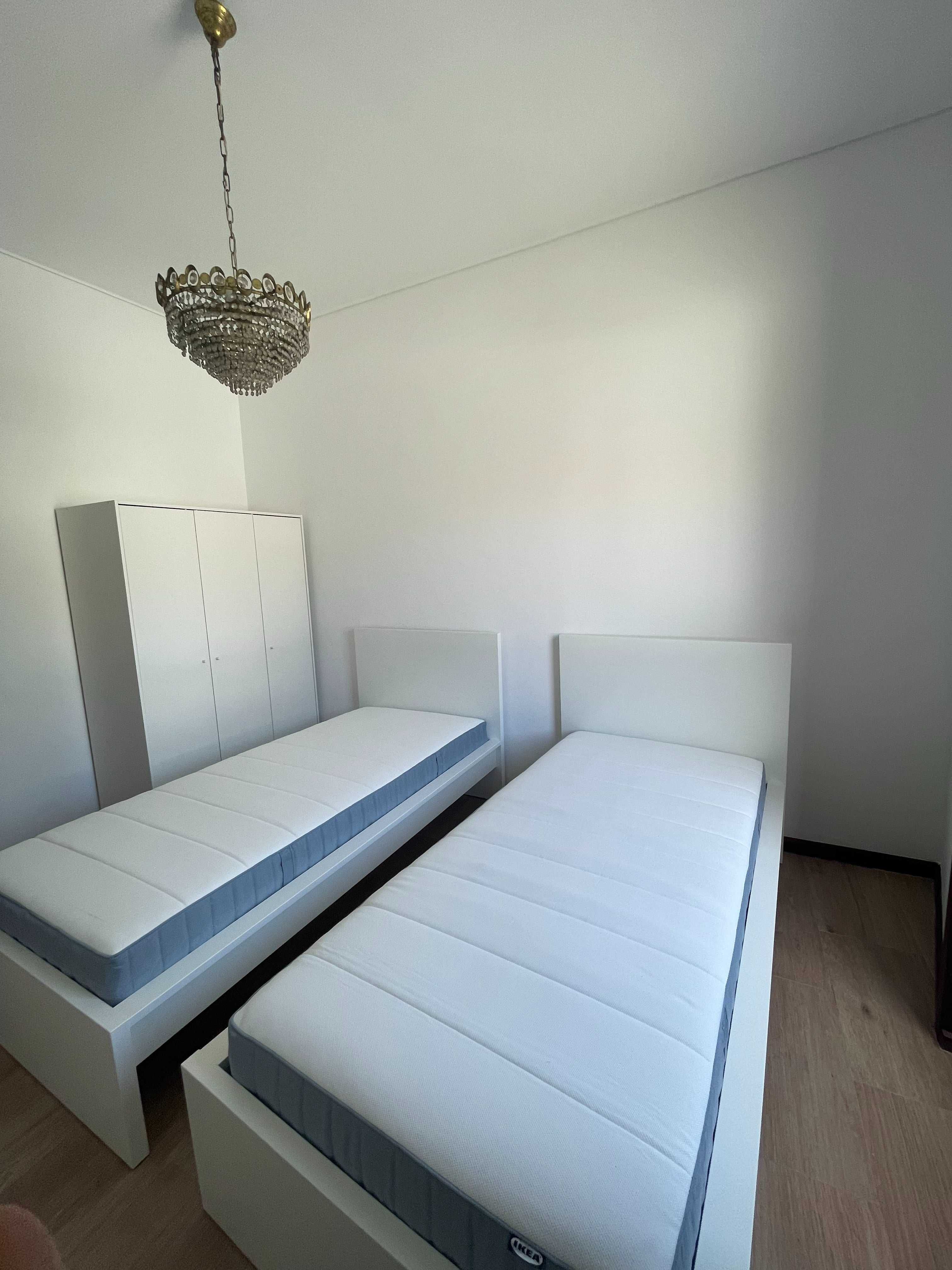 Cama em quarto duplo junto à Fox de Gaia