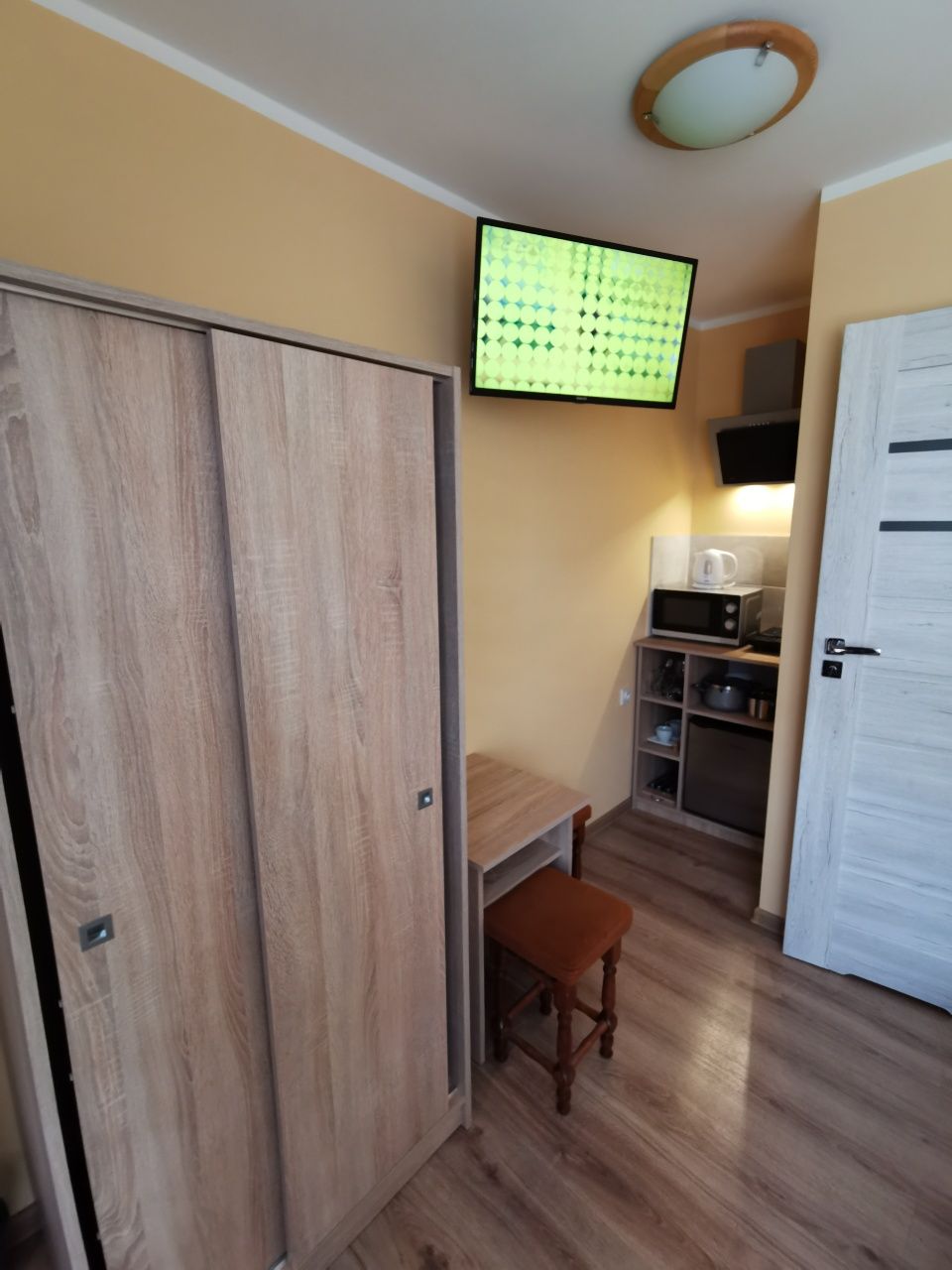 Pobierowo, wolne pokoje. Wczasy rodzinne i dla seniorów.