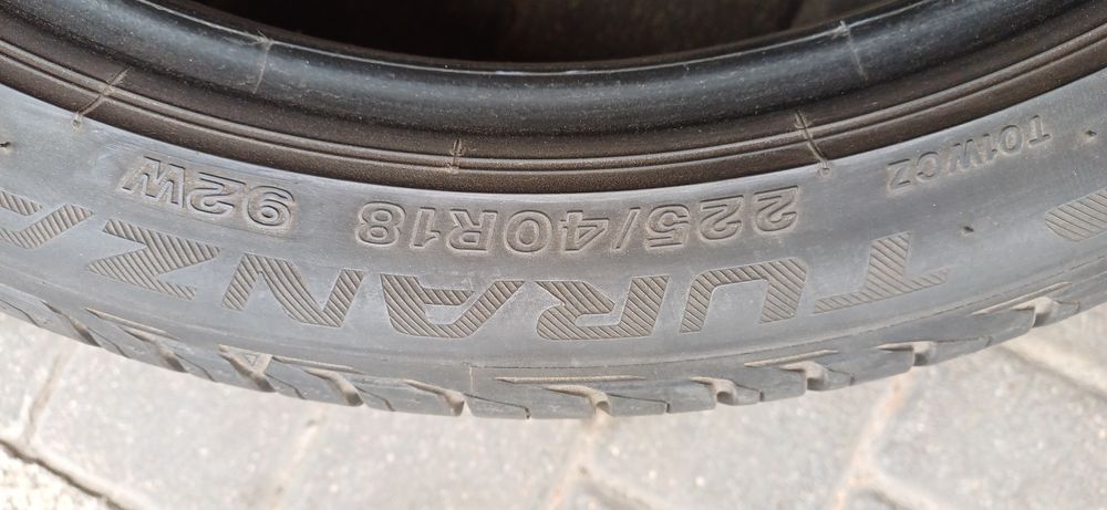 BRIDGESTONE 225/40R18 92W , pojedyńcza opona letnia.