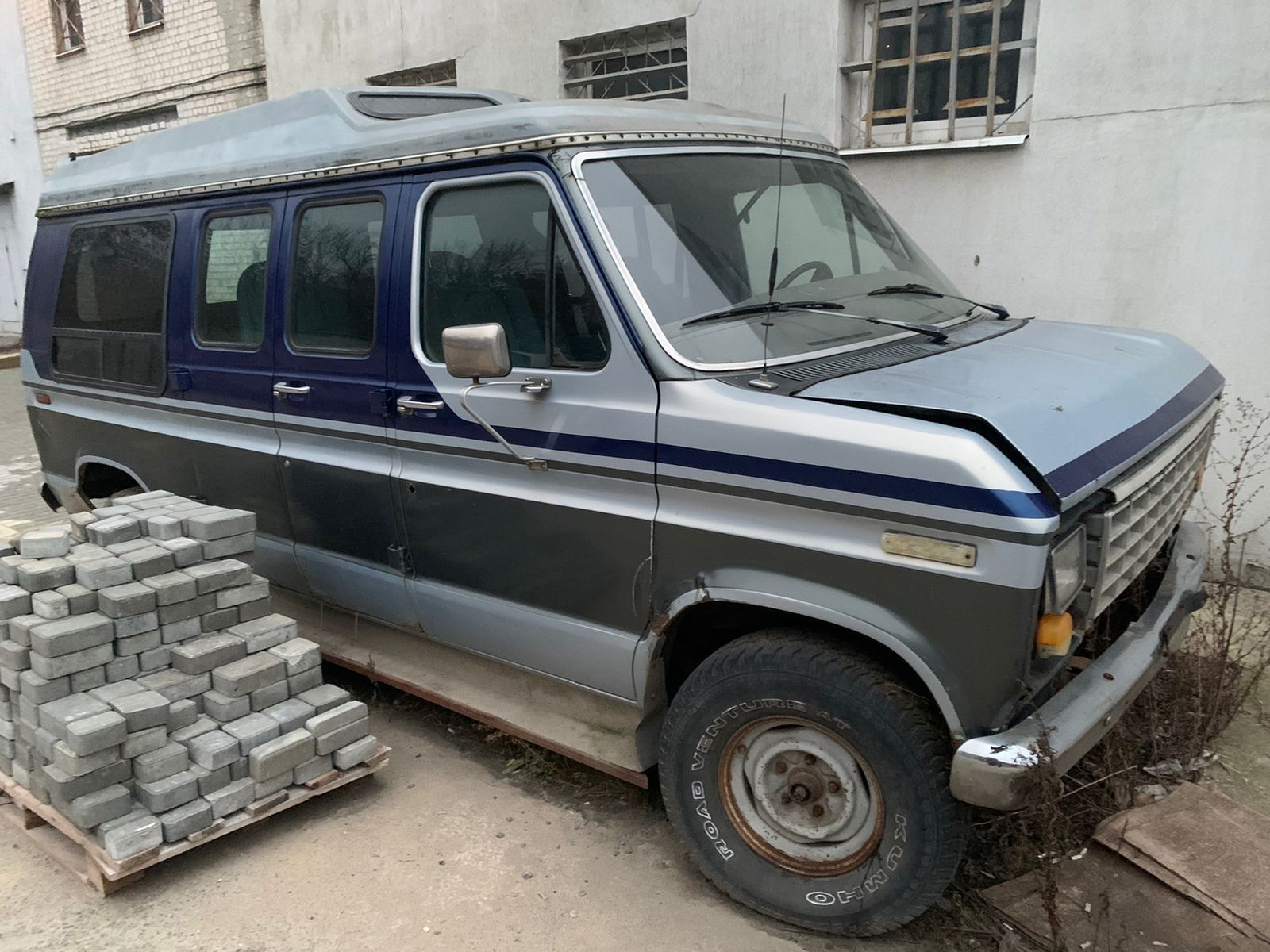 Продам Ford Econoline.