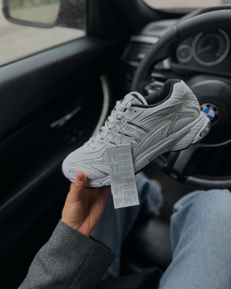 Оригінальні кросівки Adidas Temper run 2 IH0402