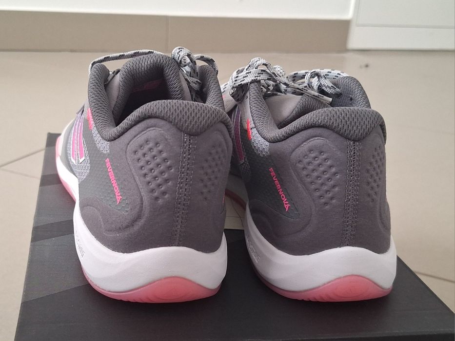 ADIDAS FEVERNOVA COURT 
Rozmiary 44; 42
Cena: 200zł.