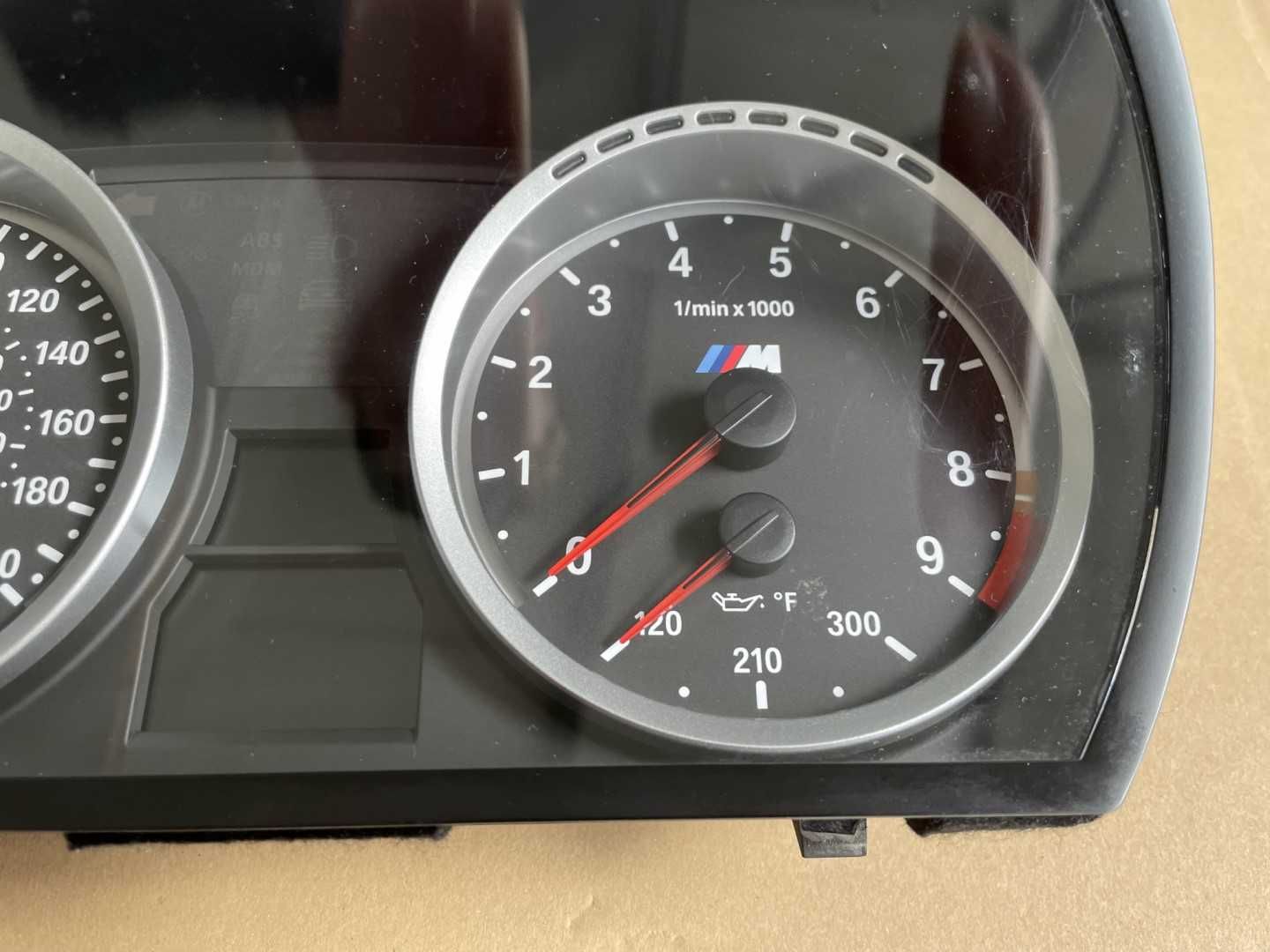Licznik BMW M3 E92 E93 E90 lift DKG 4.0 V8 USA