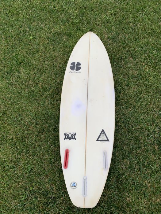 Prancha Surf Akiwas DVD 5’8/18’75/2,35 26.1L