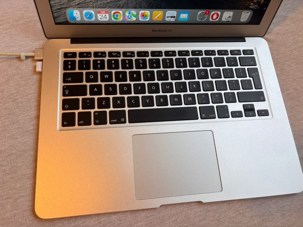 MacBook Air 13, 2017, procesor i5, 8/128