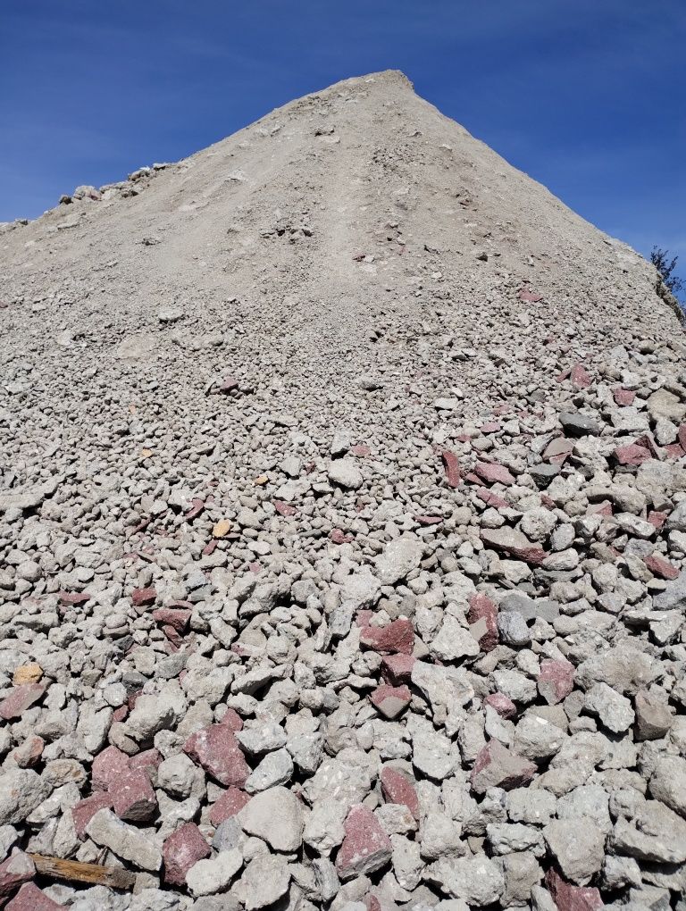 Piasek płukany siany ziemia ogrodowa kruszywa grysy żwiry beton suchy