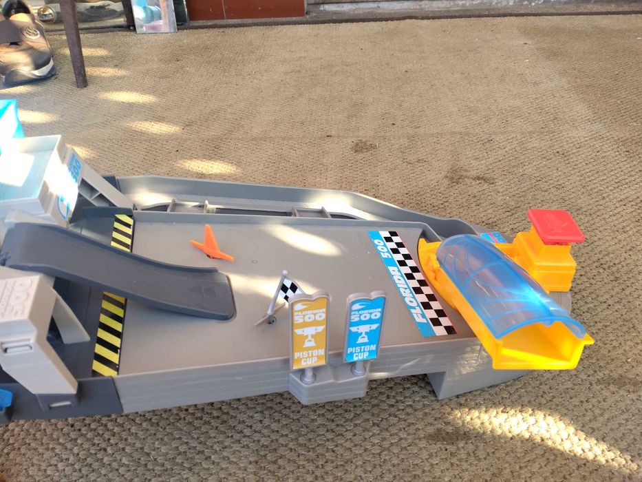 Pista de carros para criança