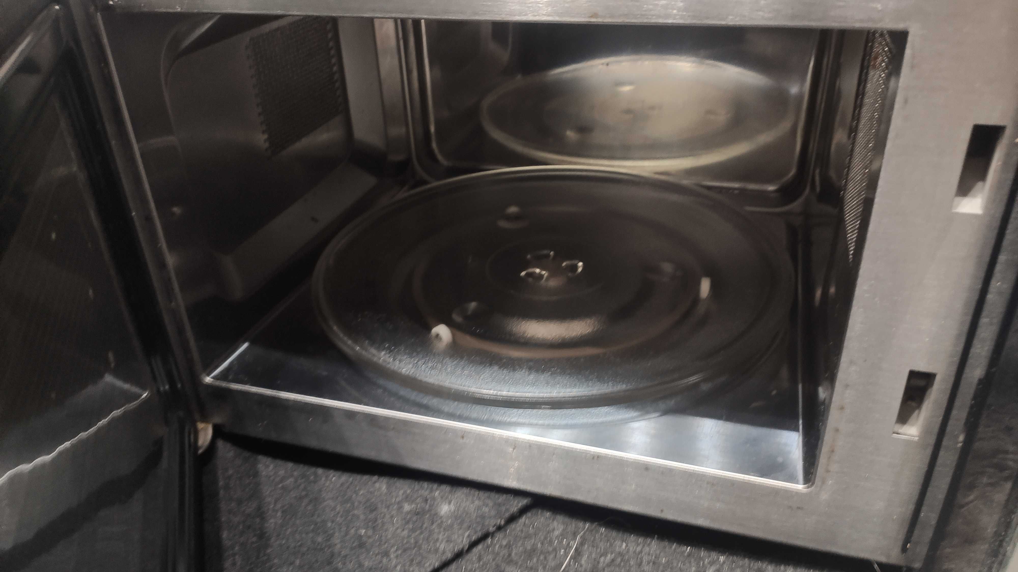 Kuchenka Mikrofalowa z grillem AEG MCD2541E-M
