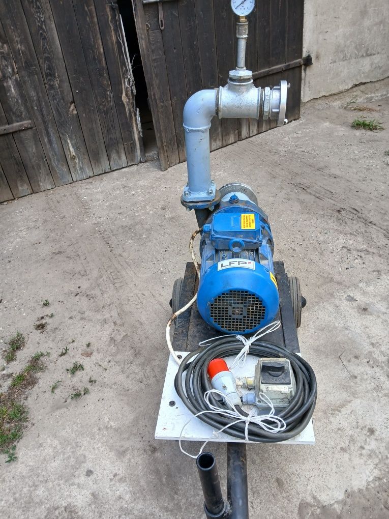 Sprzedam pompę 4 kw