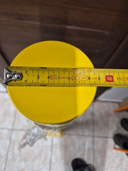 Słupek ostrzegawczy drogowy