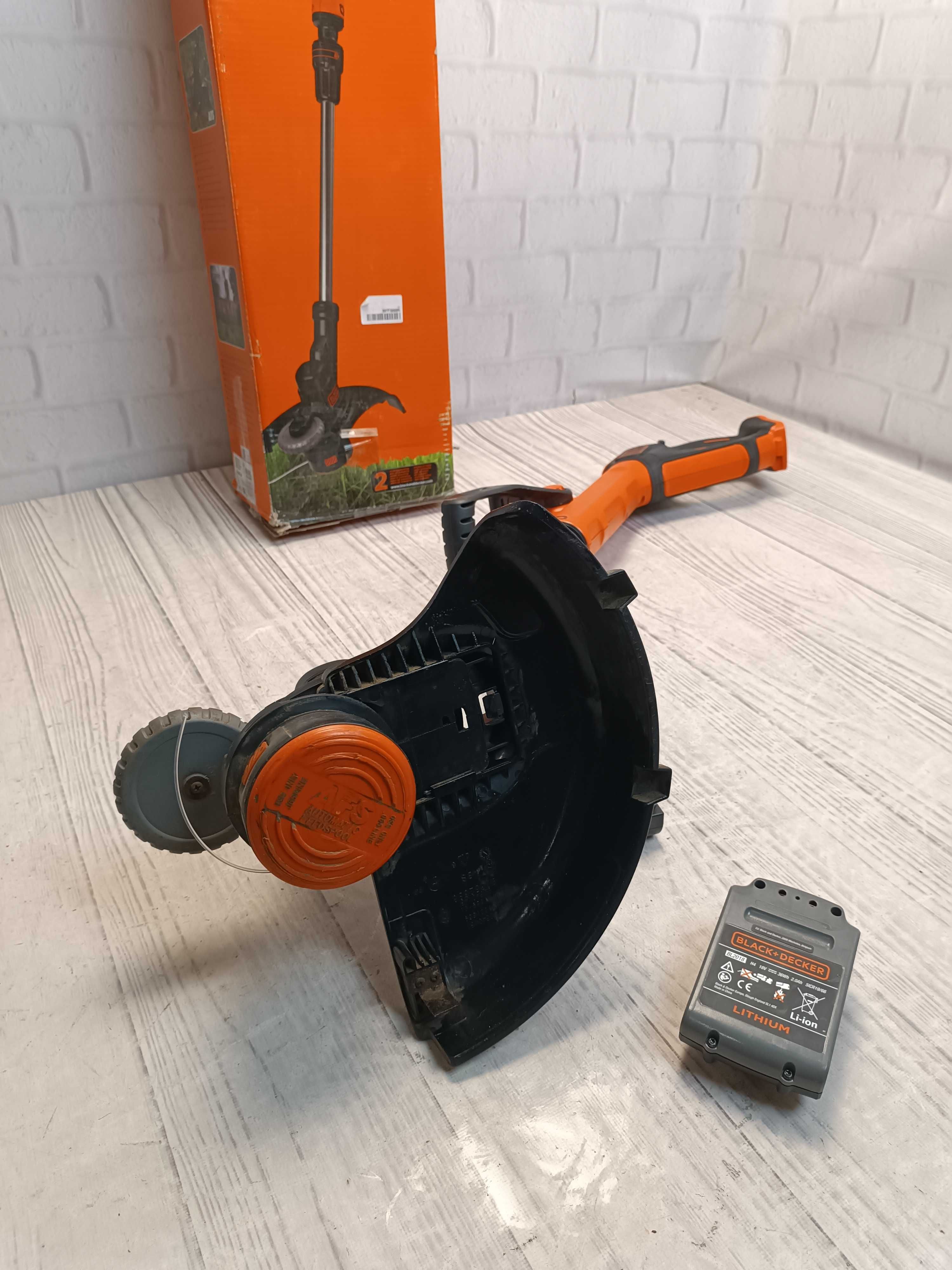 Black&Decker STC1820CM Акумуляторний Тример + АКб 18V 2.0 Ач + ЗП