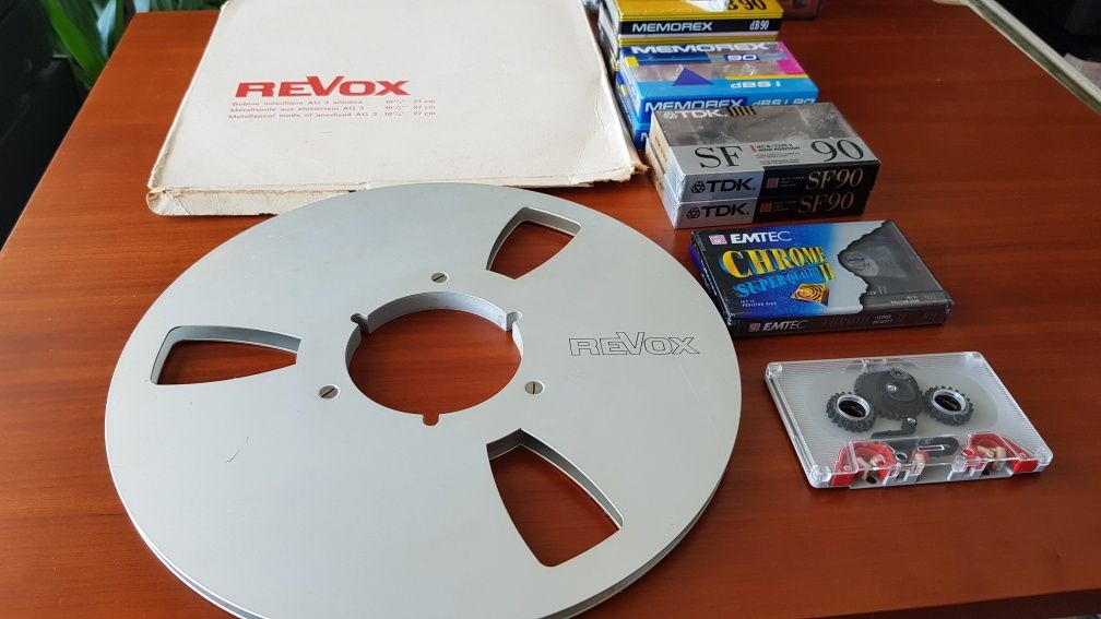 memorex Cassetes de audio,  mini disk  diversos.