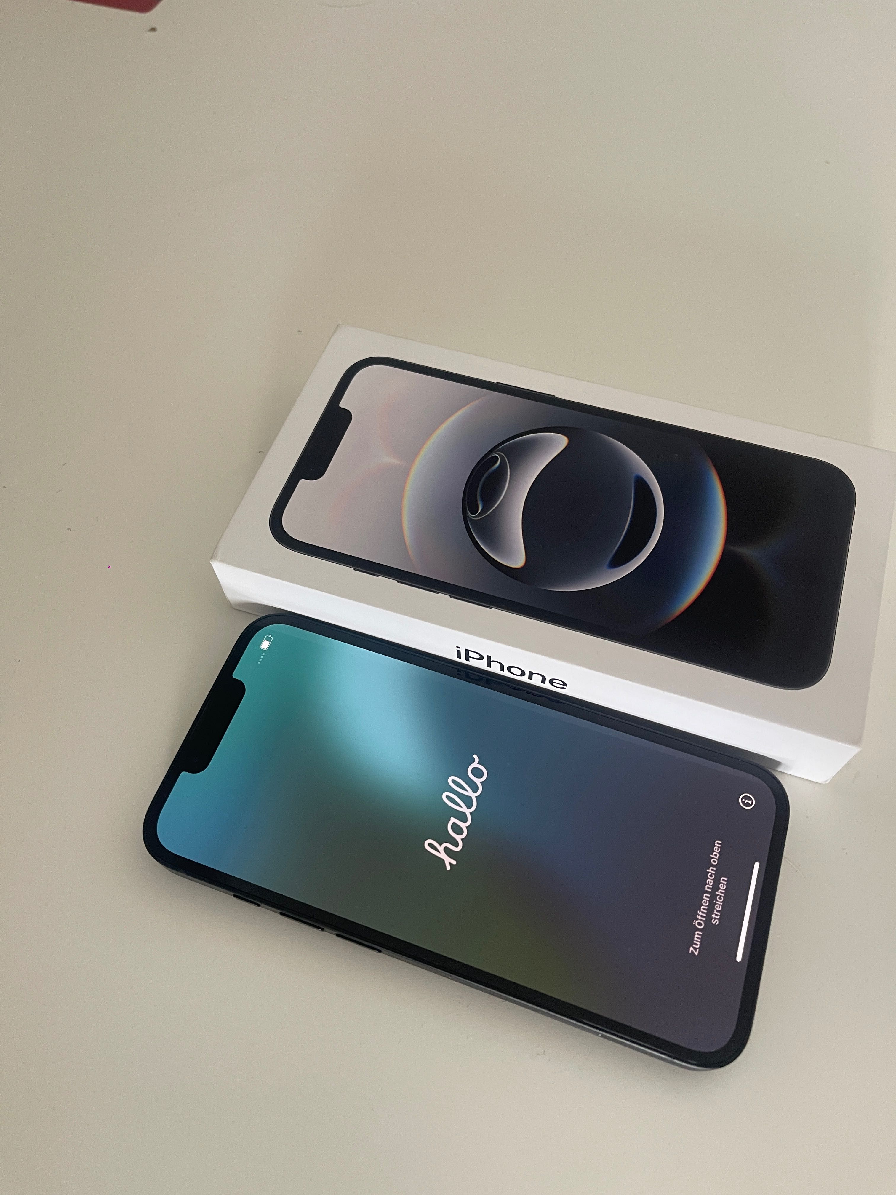 iPhone 16e  nowy