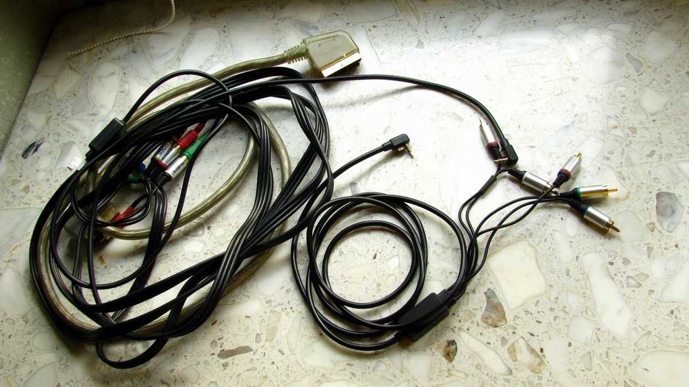 Zestaw kabel TV do małej przenośnej konsoli SONY PSP 2000/3000 - różne