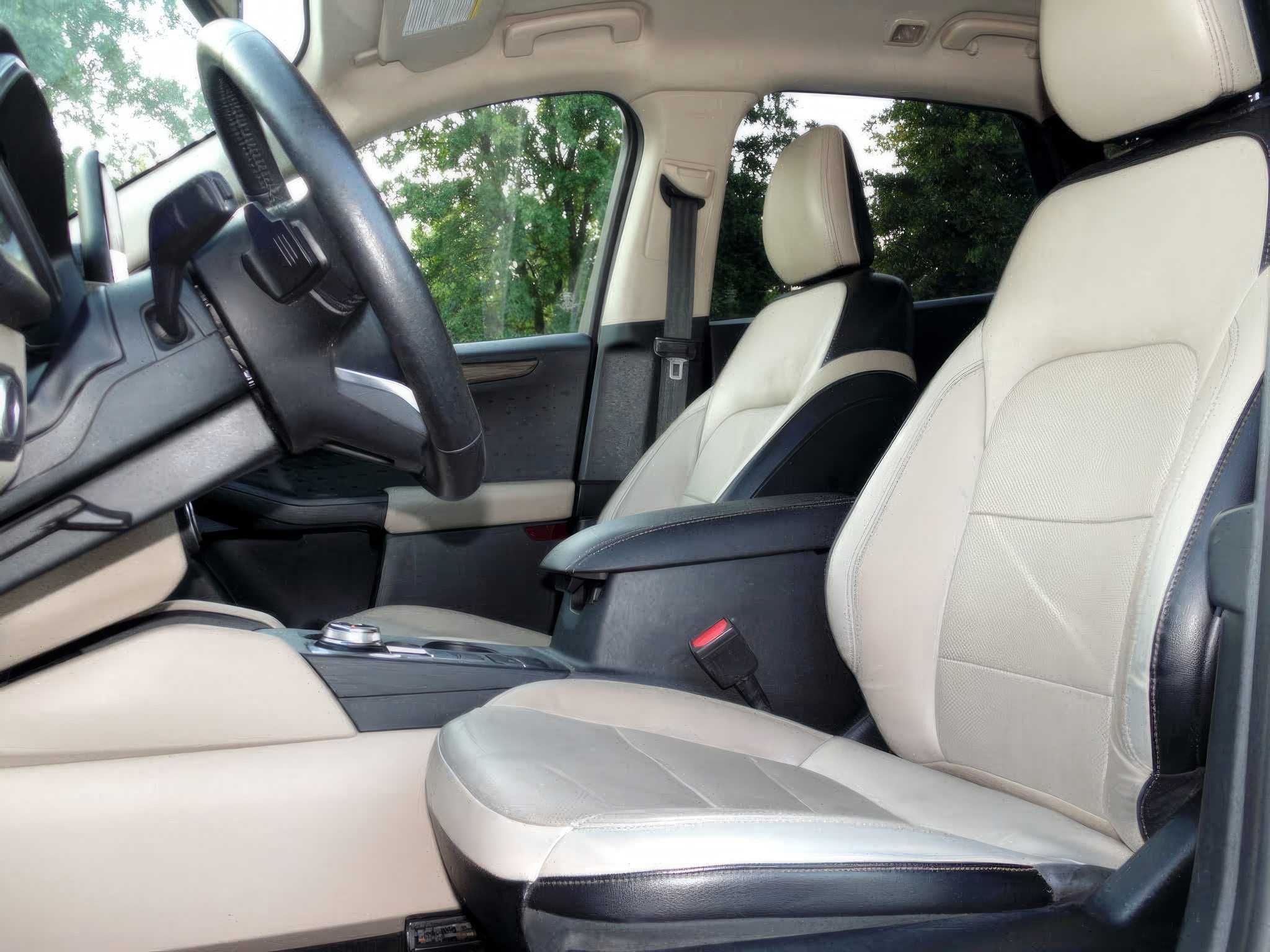 2020 Ford Escape Titanium AWD