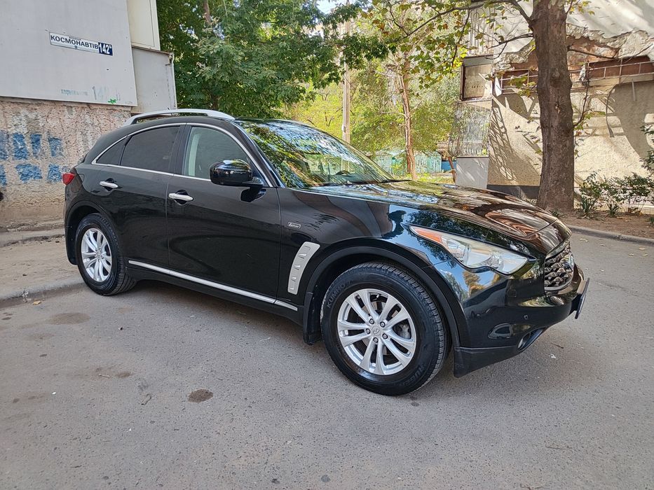 Продам infiniti FX35 66000 пробега родного