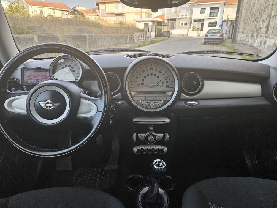 Mini Cooper (impecável)