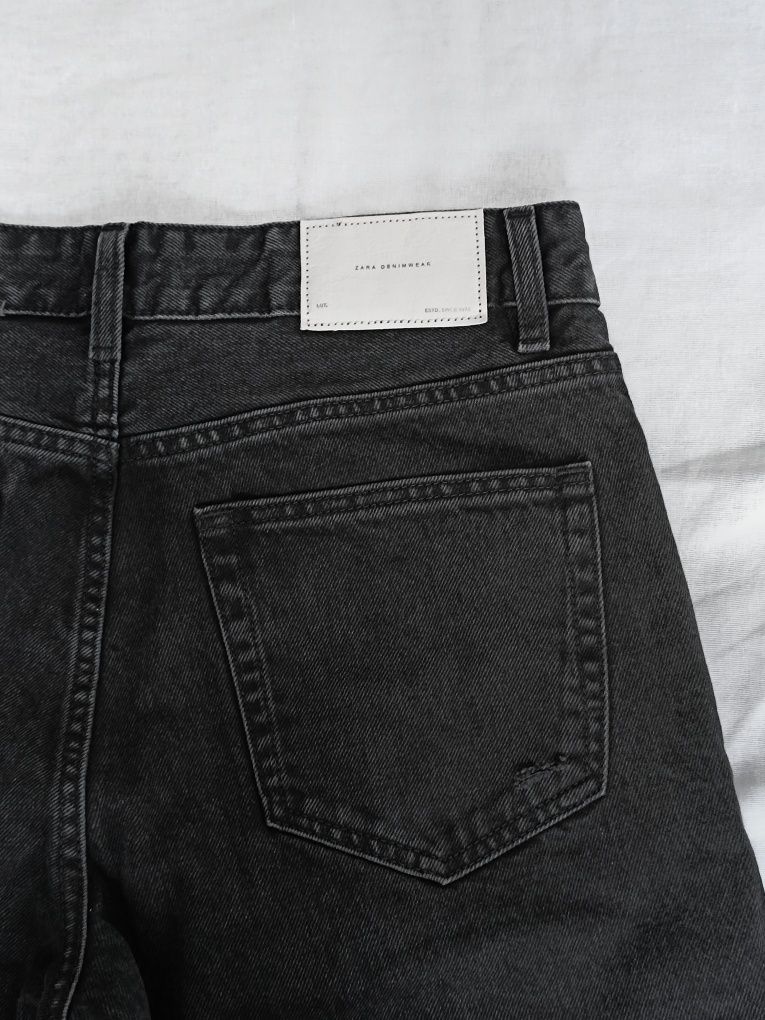 Spodnie jeansowe męskie z przetarciami o kroju Slim Crop | Zara EUR42