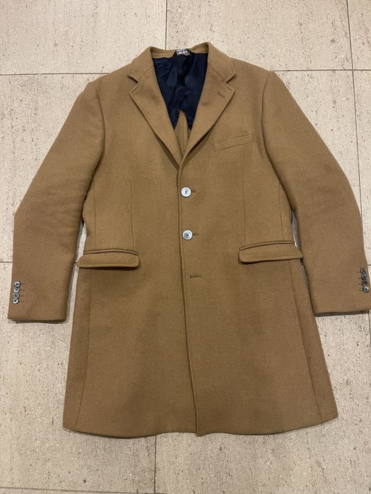 Sobretudo Wickett Jones (L)