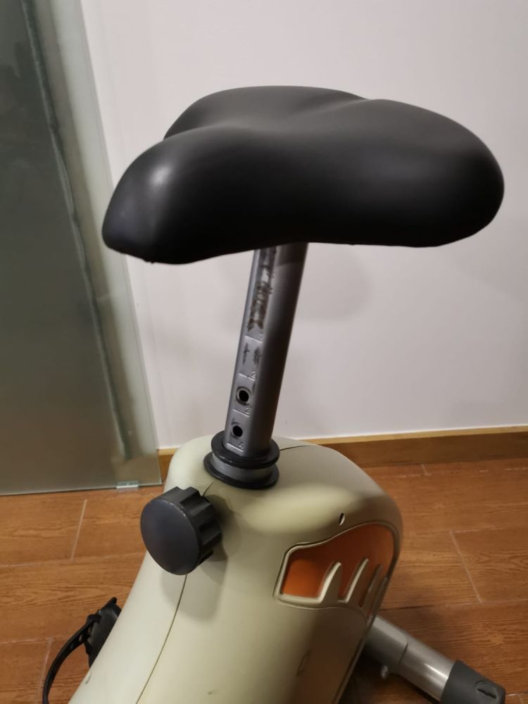 Bicicleta Estática BH Fitness