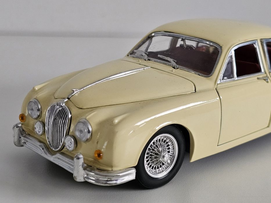 Jaguar mark II z 1959 maisto skala 1/18