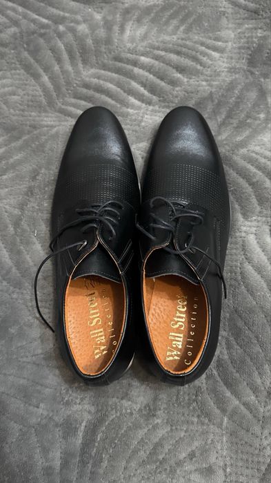 туфлі нові від бренду wall street