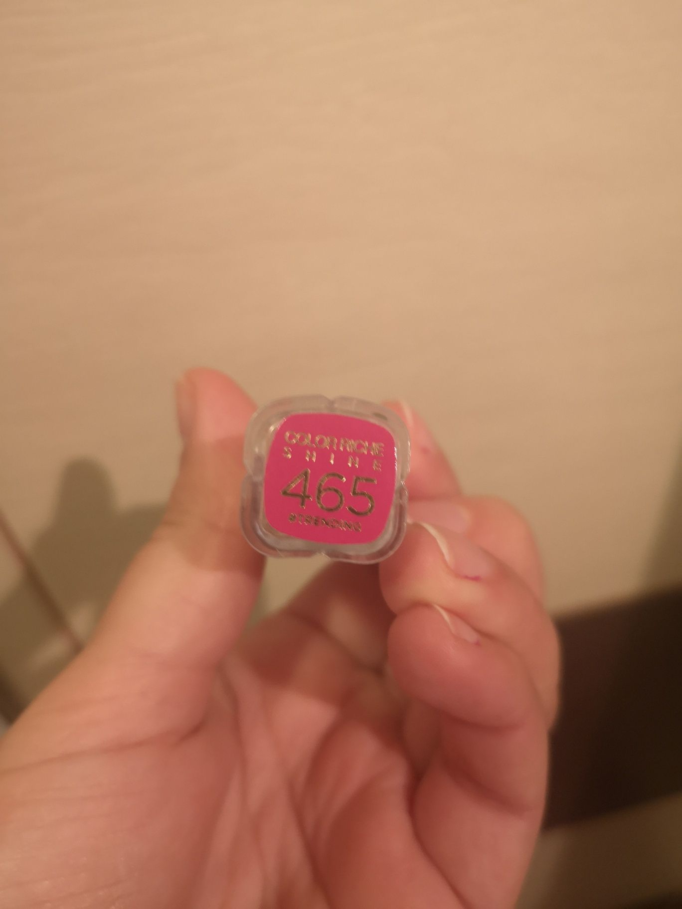 Szminka Loreal color riche 465