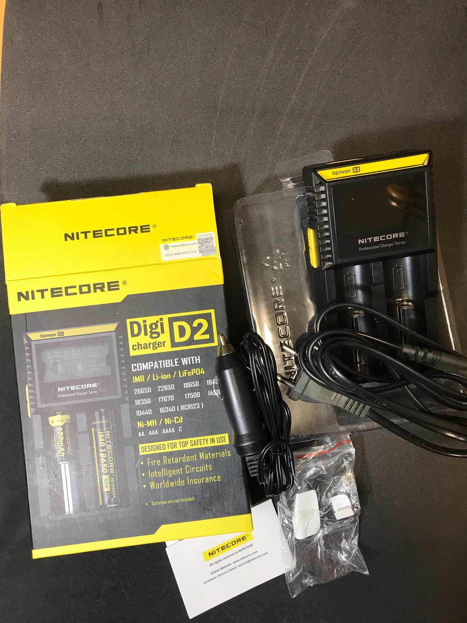 Продам универсальное зарядное устройство Nitecore Digicharger D2