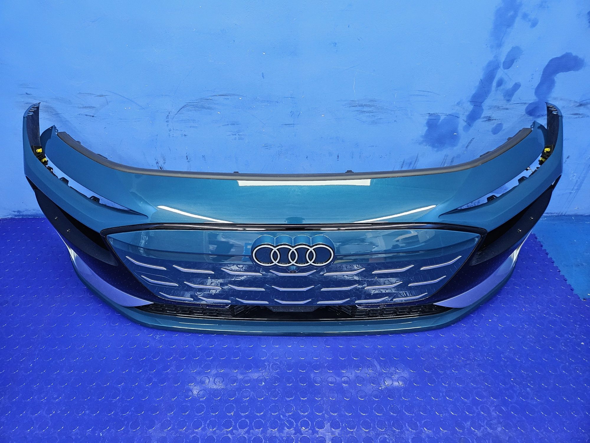 ZDERZAK przedni AUDI A6 E-Tron C9 25- przód kompletny LV5J Malpeloblau