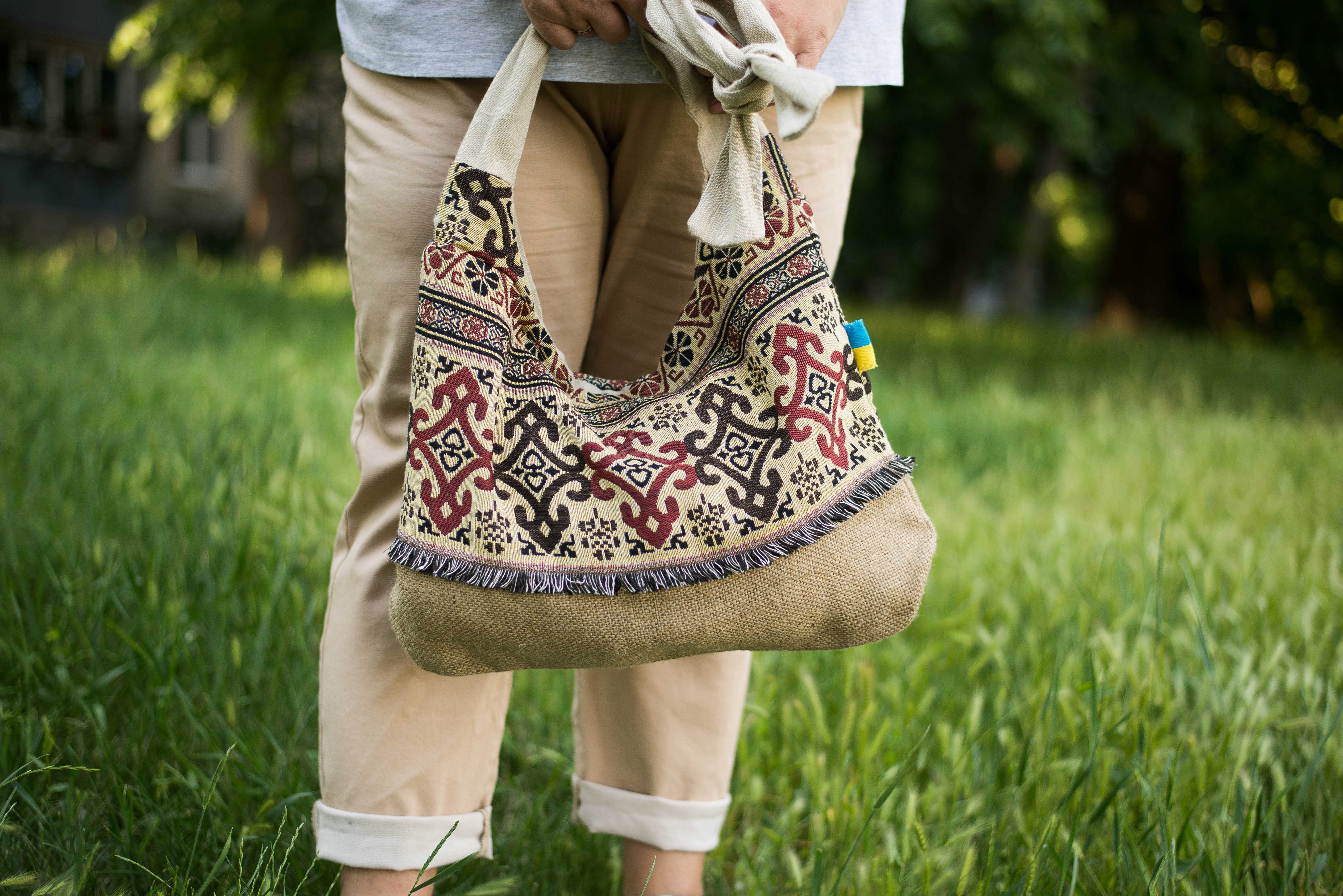 Жіноча сумка через плече « Цімбора» ручної роботи. Мішковина і гобелен