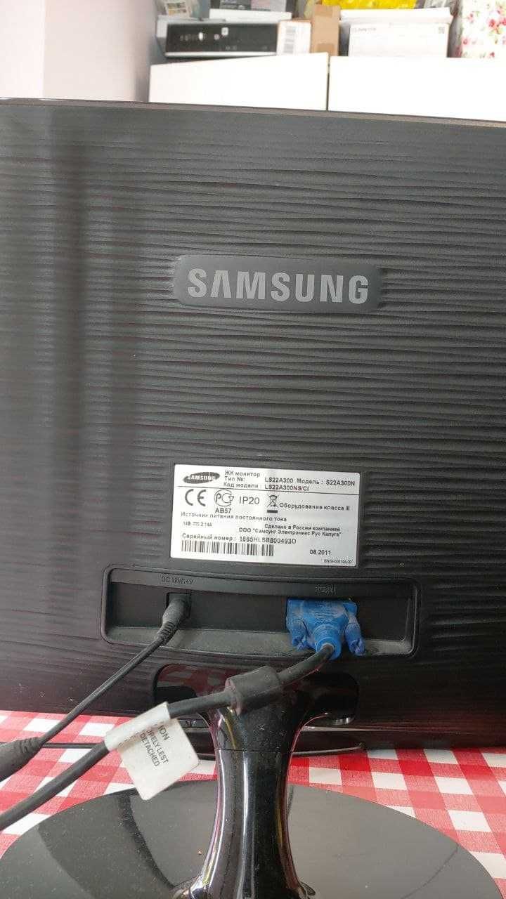 Monitor Samsung SyncMaster SA300, 21,5cali 1920x1080LED